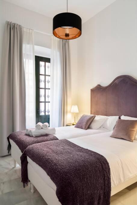 San Buenaventura 12 * Sevilla
